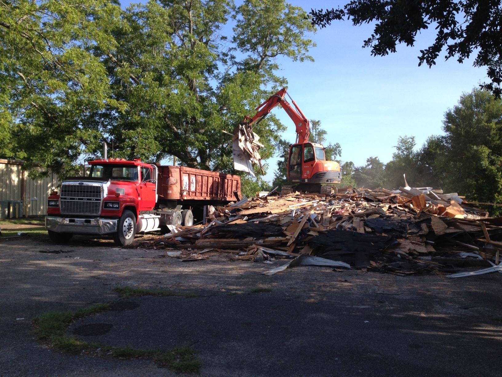 We offer a full line of... - Danny Ray's Dirt and Demolition | Facebook