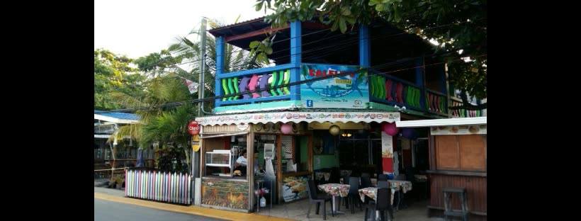 Calelu's Grocery | Roatán