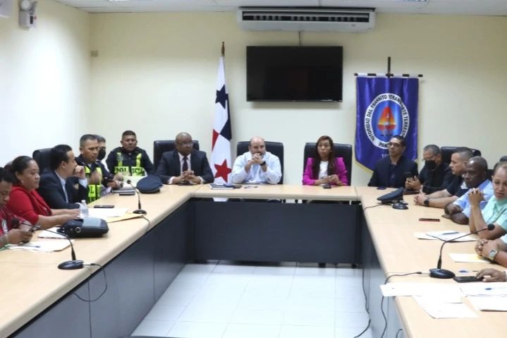 Director general y su equipo de trabajo se reúnen con directivos de la ...