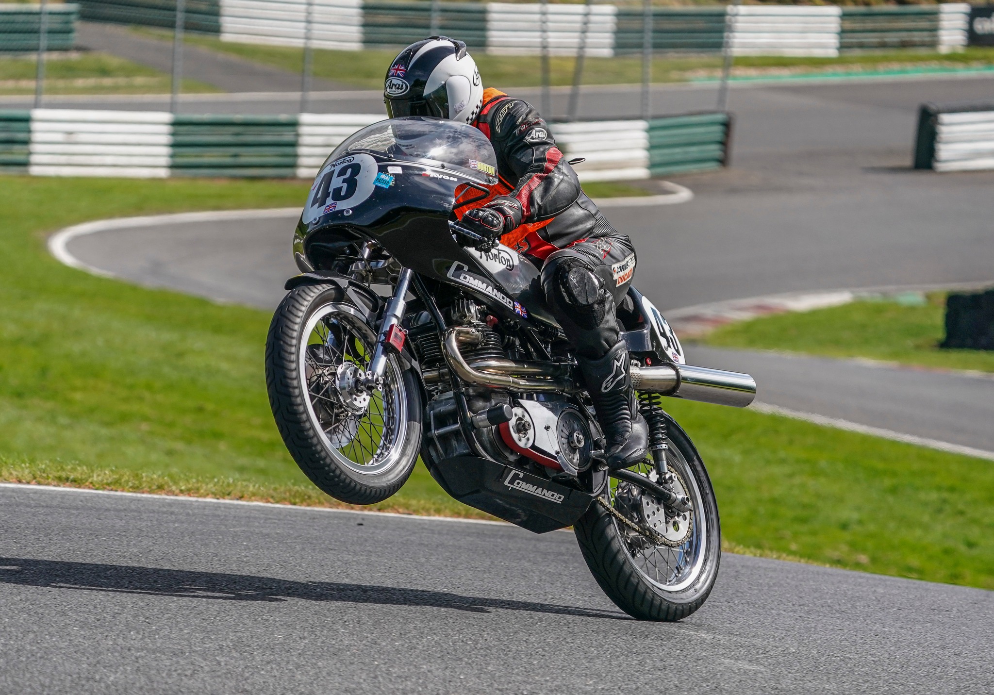 Vintage Motor Cycle Club... - Vintage Motor Cycle Club (VMCC)