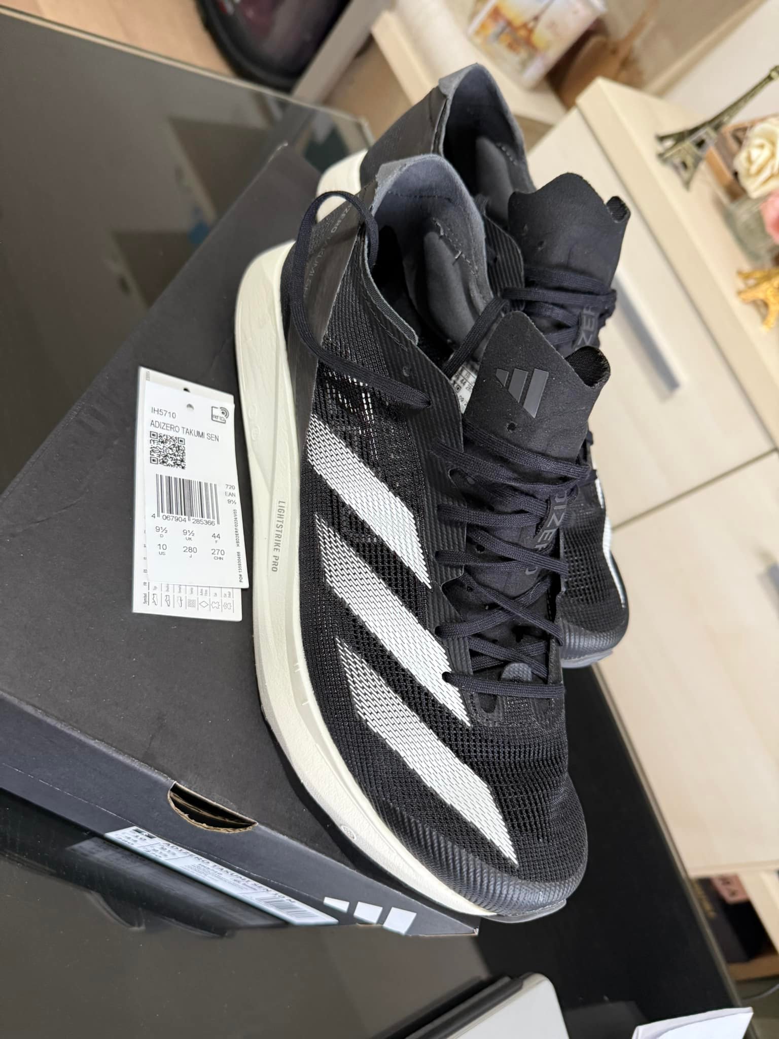 Zapatos Adidas Harden STB Talla 10.5 de 28.5 en Excelente