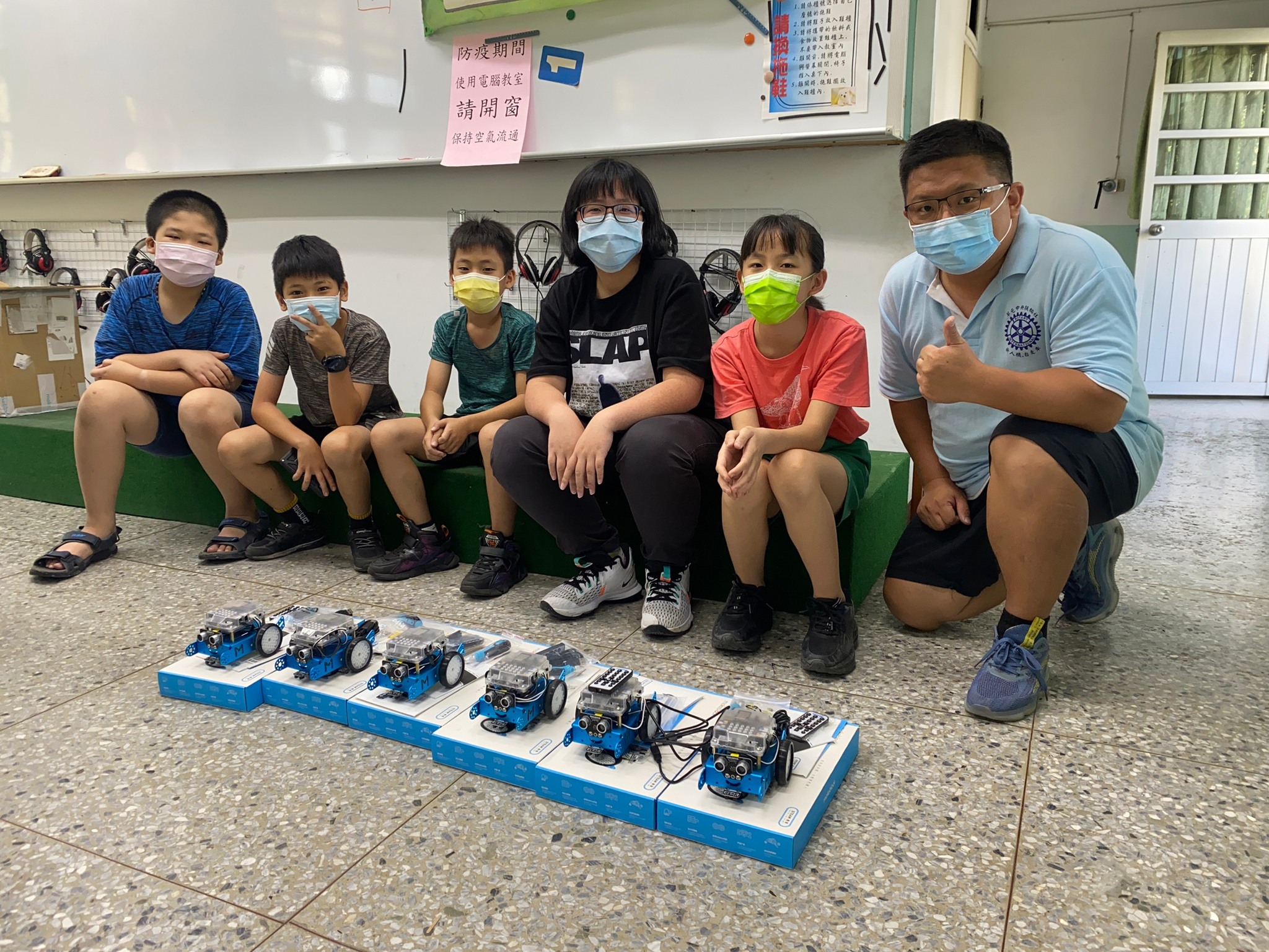 南投縣僑建國小 - 僑建國小暑期科技營 1. 認識microbit 2.mbot V1自走車創意軌道培訓... | Facebook