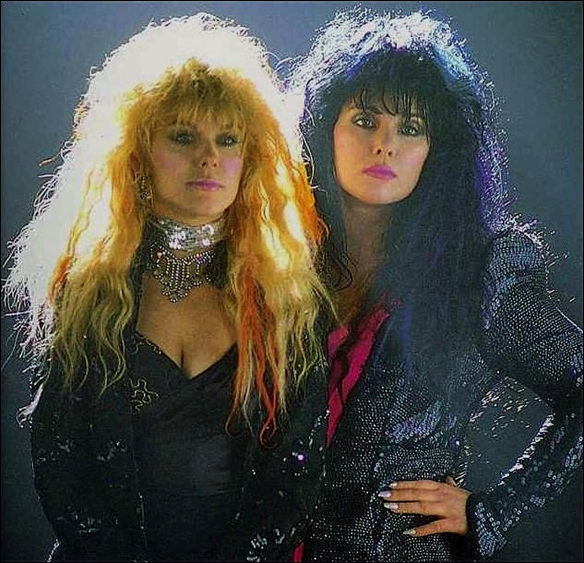 Heart band - Nancy Wilson and Ann Wilson Photo source (Instagram