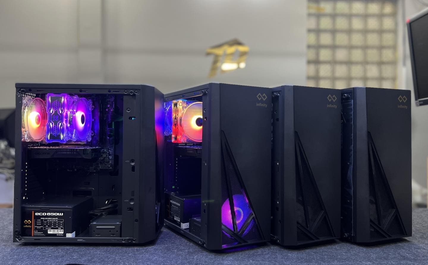 Tân Doanh - Infinity Raven là chiếc Mid Tower Gaming Case... | Facebook