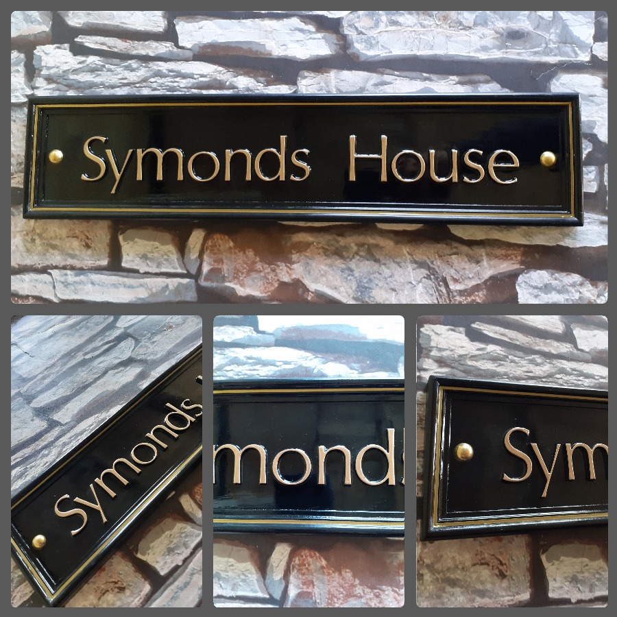 A rectangular house sign in gloss... - Meadow Place Signs