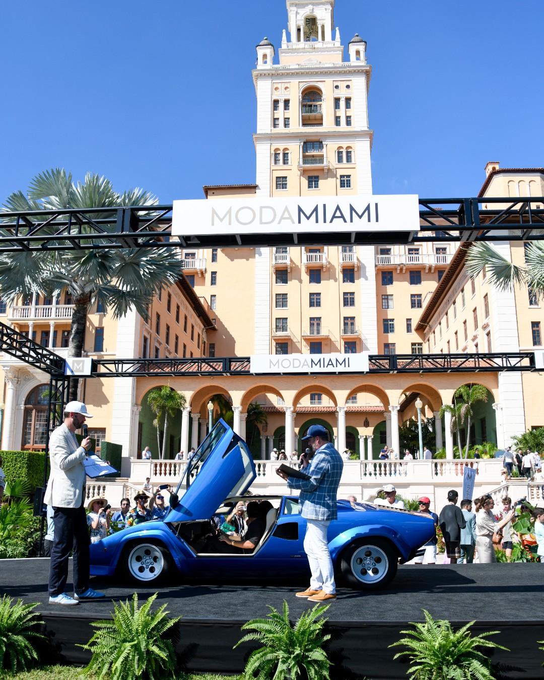 MODA - The supercar that launched a million posters. Designed by the ...