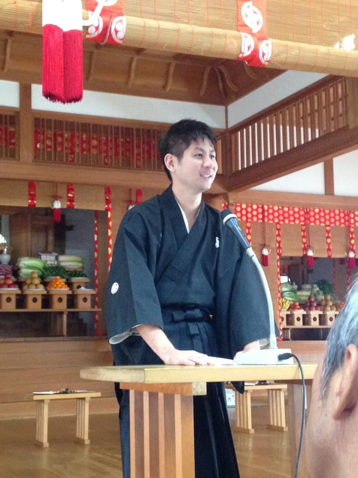 天理教飾磨分教会 13日の納めの月次祭には このたび新しく会長となり 無事奉告祭もつとめ終えた 飾大台北教会長の中 Facebook