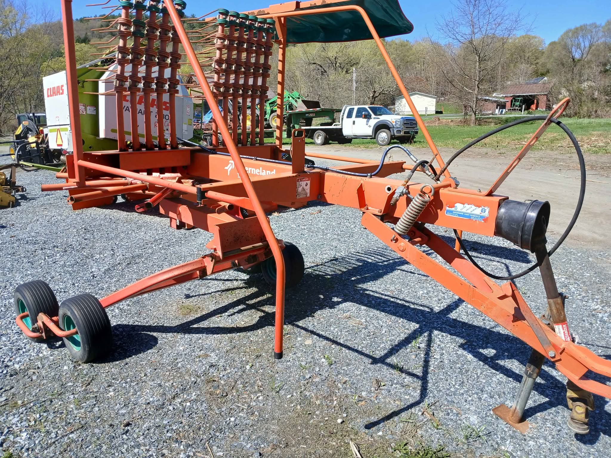 Kverneland/KUBOTA Rotary Hay Rake - Garden Tools & Equipment - Hartford ...