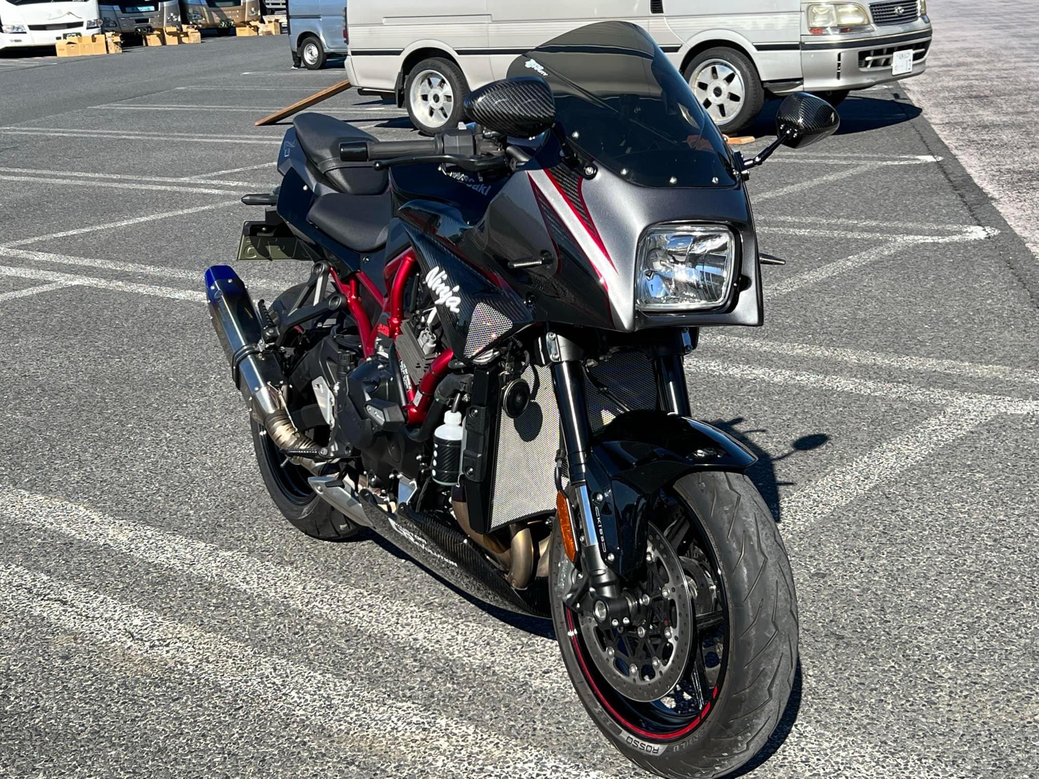 Z1000 (2011) D型 ニンジャカスタム ブラック&ゴールド 内容 アッパー