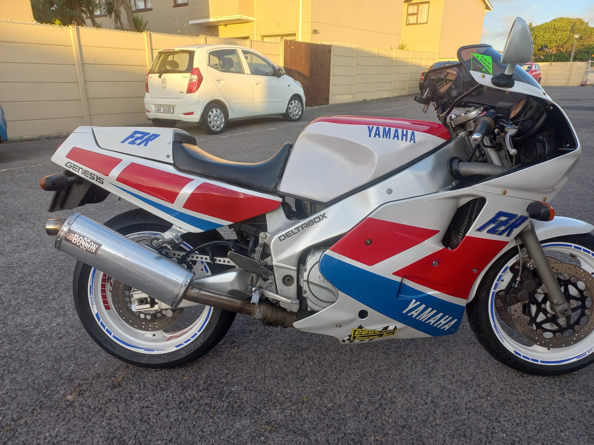 1989 Yamaha FZR1000 still delivers impressive power