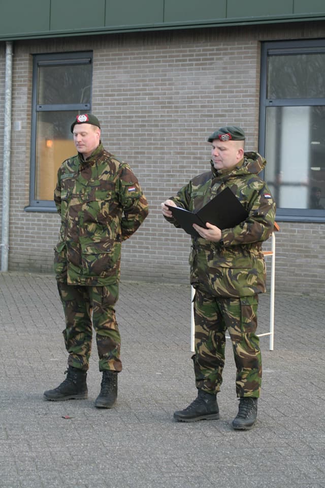 Commandant 10... - Commandant 10 Natresbataljon
