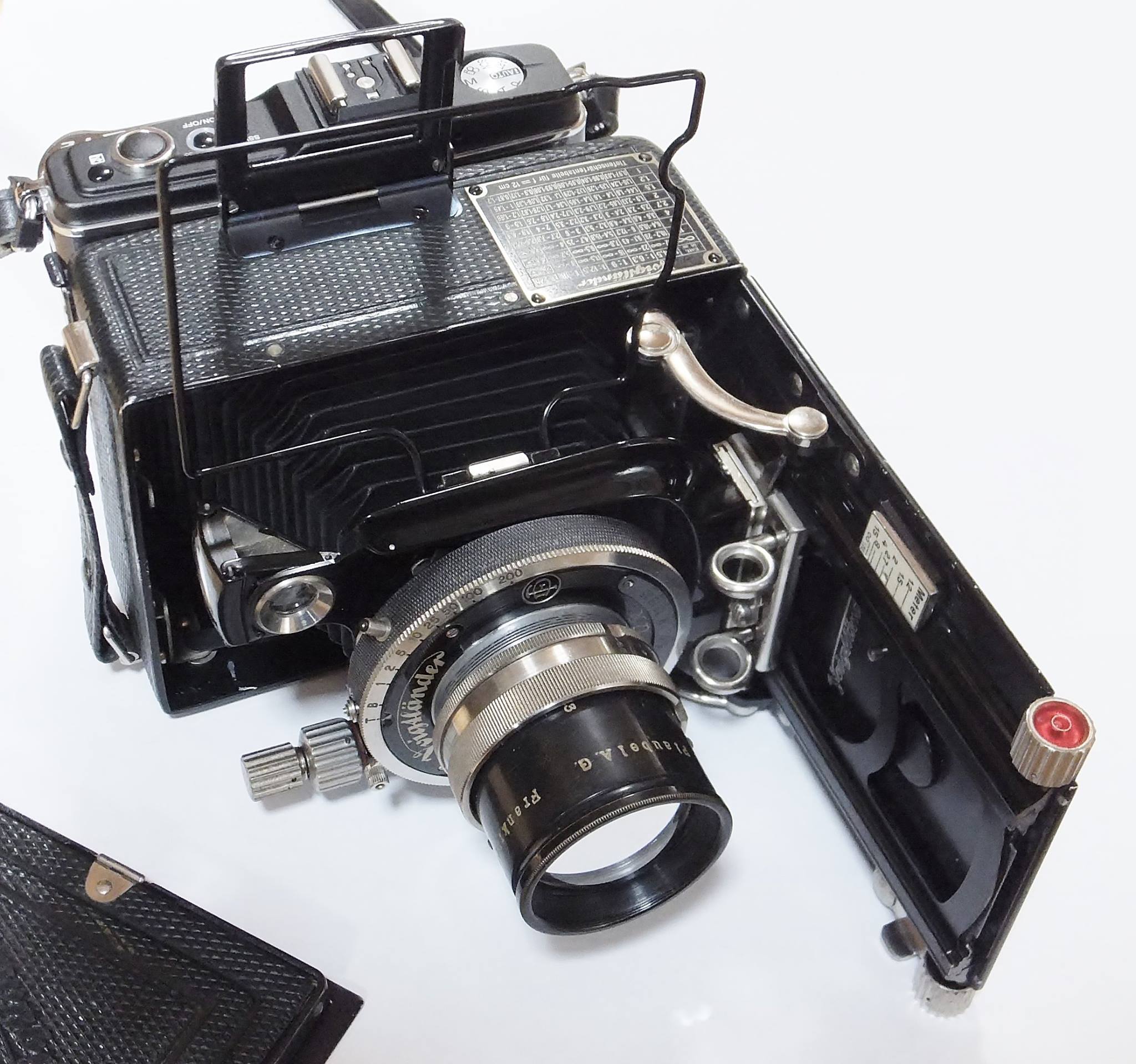 Voigtlander Bergheil camera with Plaubel Tele Makinar lens