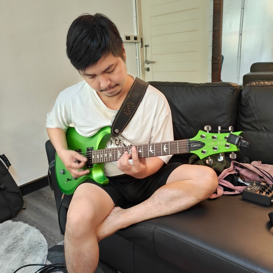 Skykick Ranger - พี่ทอง ซ้อมกีต้าร์อย่างหนักหน่วง...... | Facebook