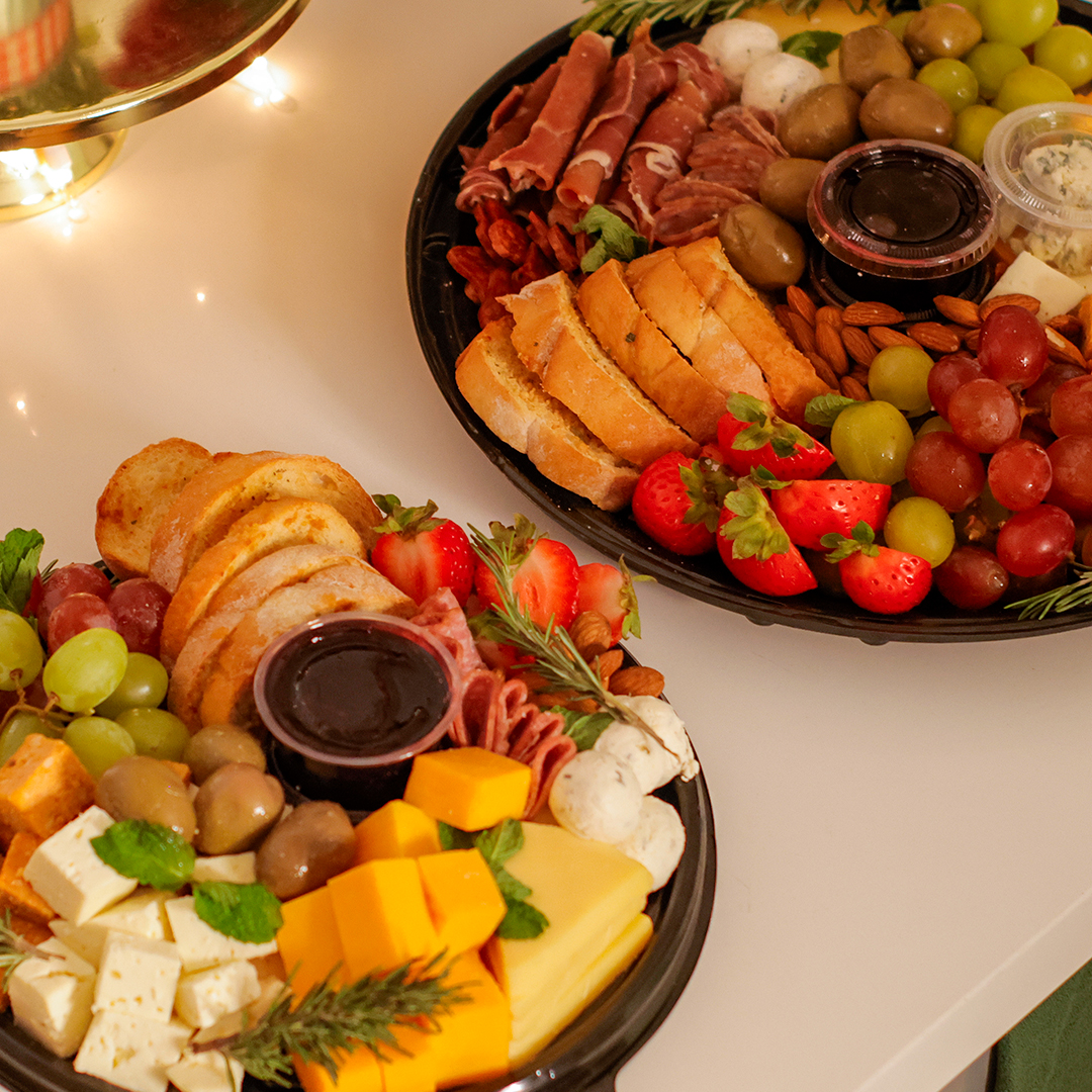 Calimax - El toque perfecto para tu Friendsgiving: charolas de quesos ...