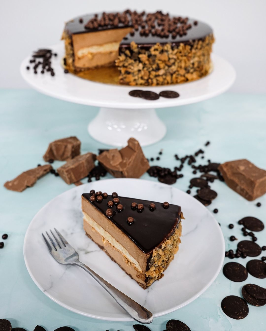 Satisfine Foods - The ELITE Ferrero Rocher Cake by Looma's... | Facebook