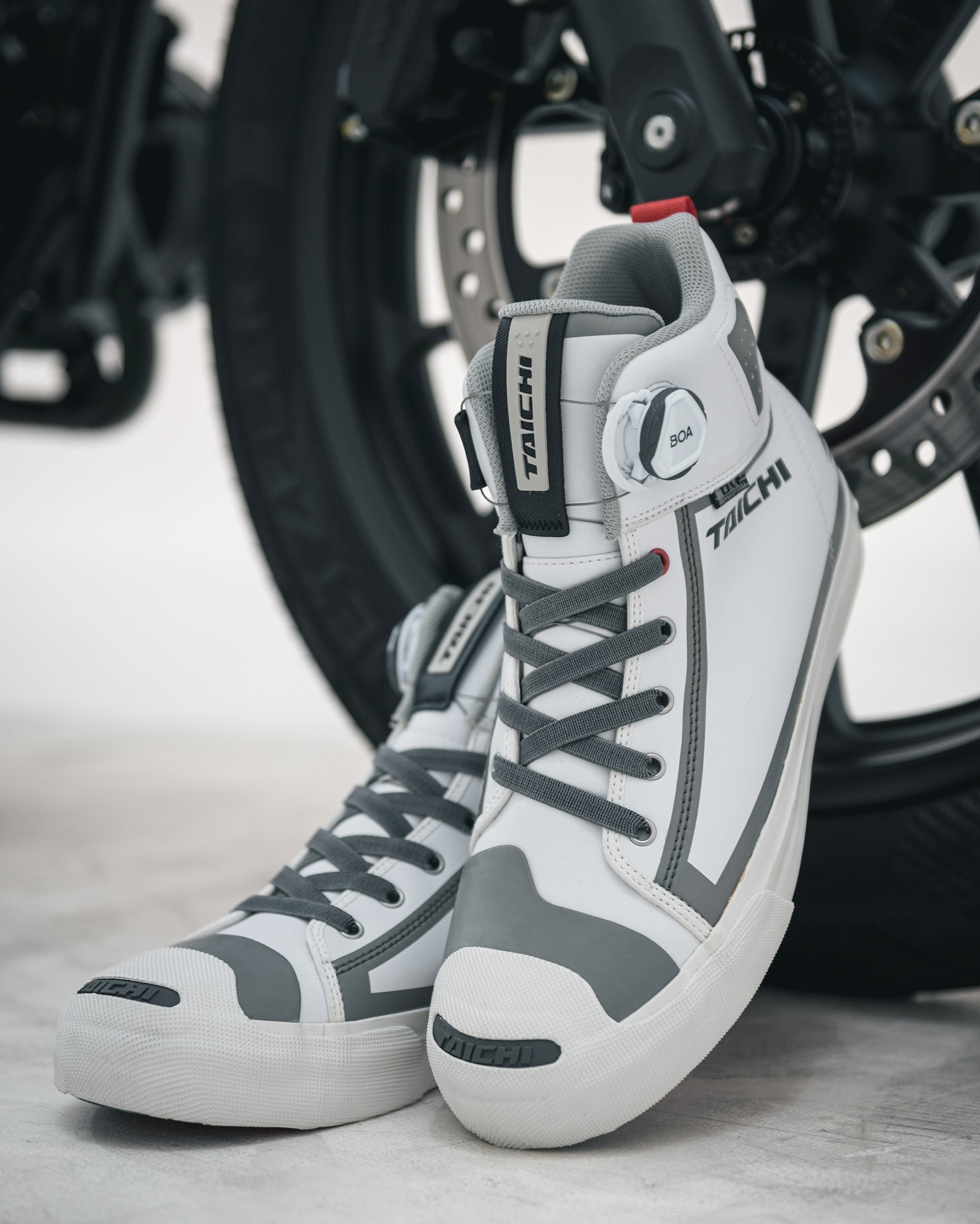 The RS Taichi RSS011 DRYMASTER-FIT Hoop shoes RS Taichi's RSS011