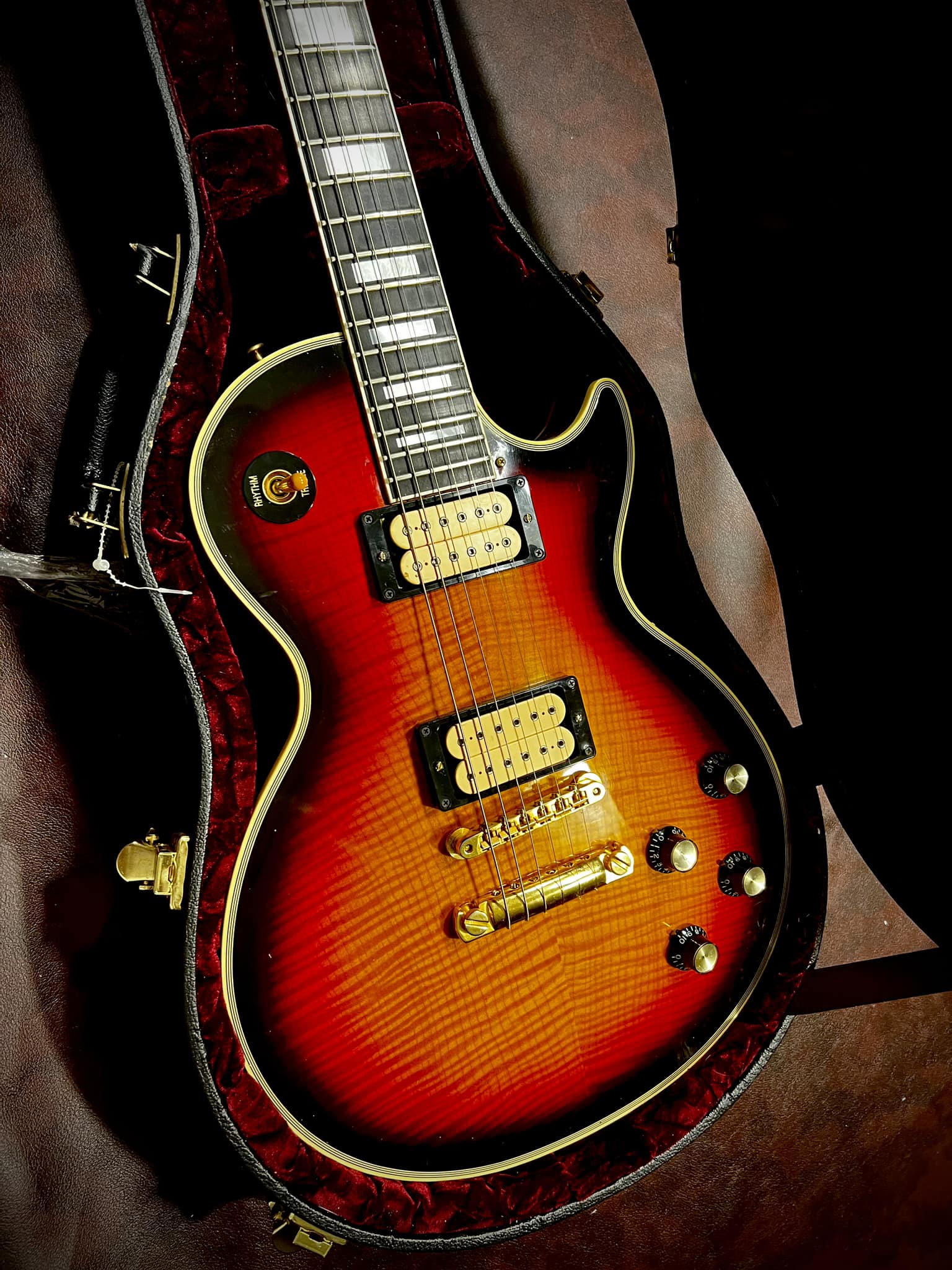 🎸 Just Arrived – Burny SRLC-55 Les Paul Custom 🇯🇵 This stunning