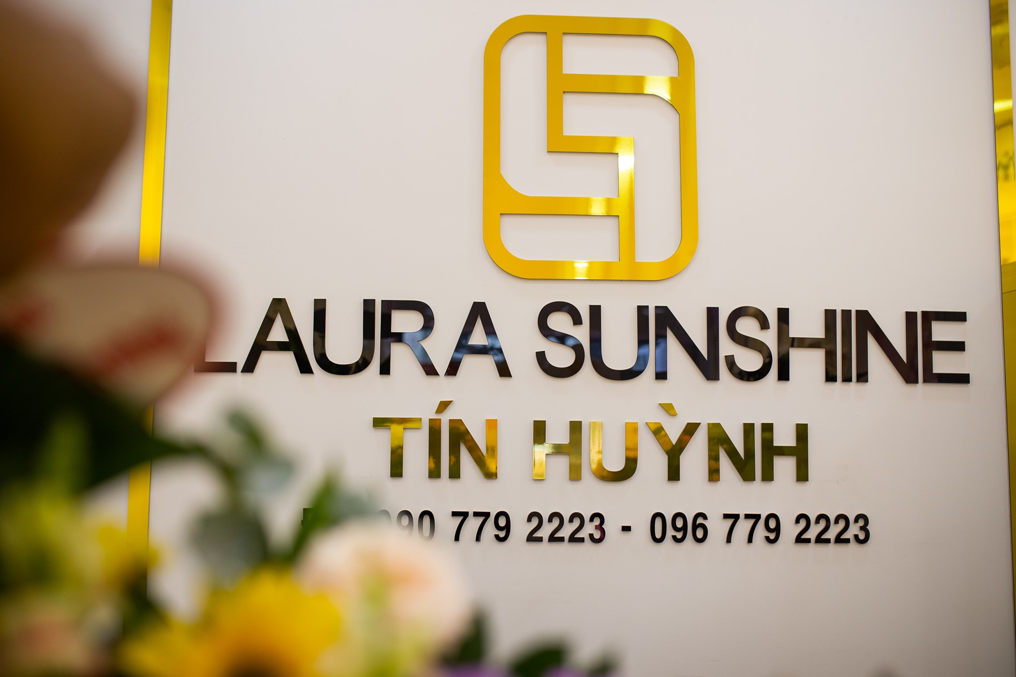 Laura Sunshine Laura Sunshine added a new photo.