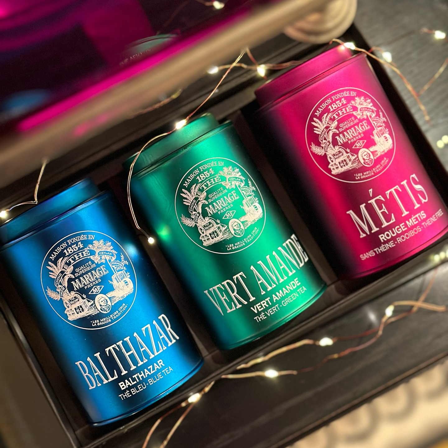 MOTH X GULF PERFUME BOX with random cover ( 3 versions ) Include