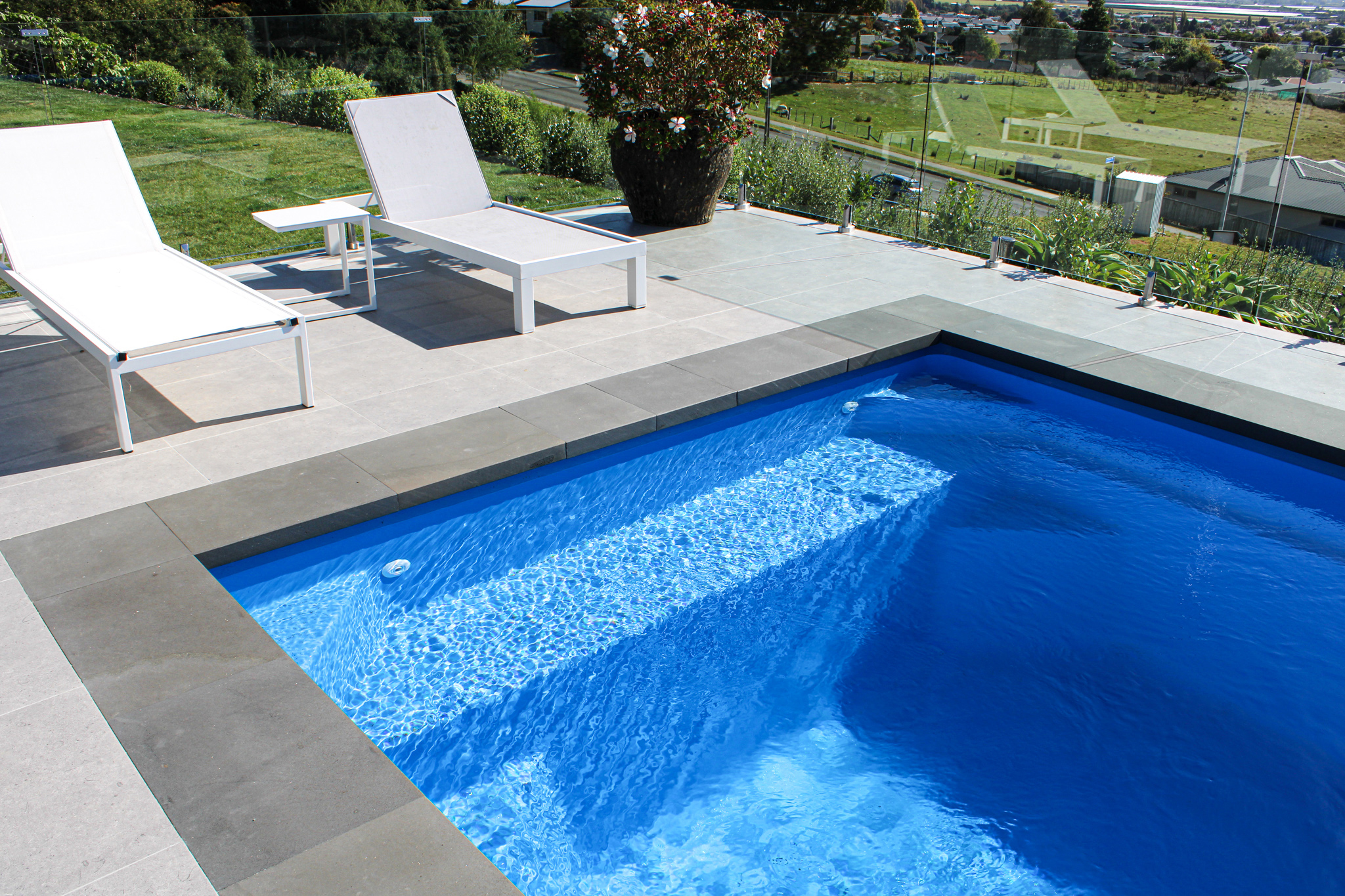 The Plunge pool with its dual entry... - New Vision Pools