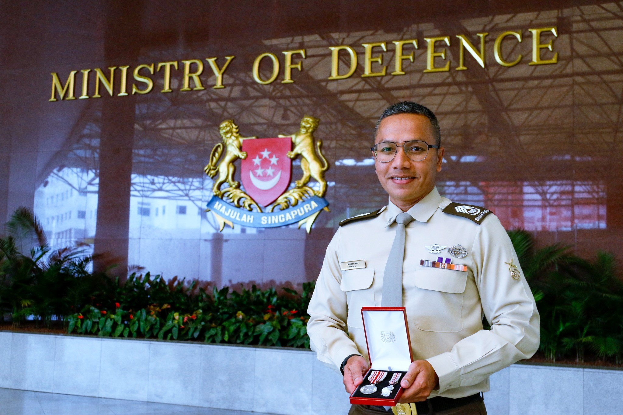 The Singapore - SWO Omar, Division Sergeant Major, Headquarters (HQ ...