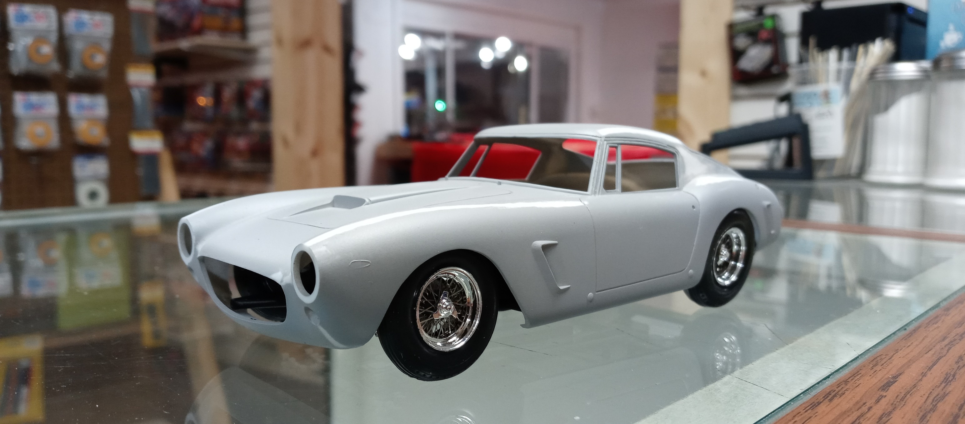 Building Gunze Sangyo 1/24 Ferrari 250GT SWB model car