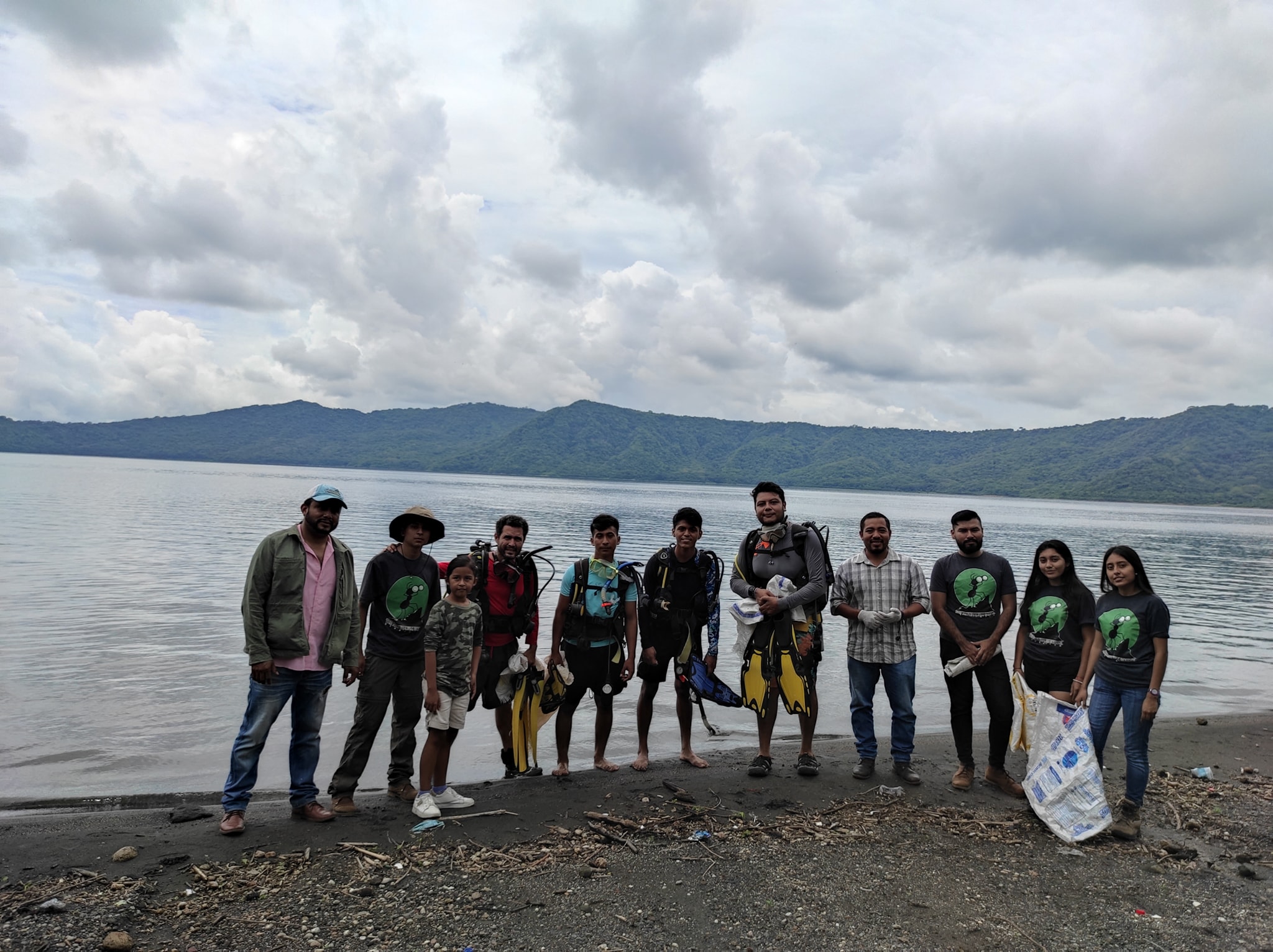 The Peace Project... - The Peace Project - El Proyecto de Paz
