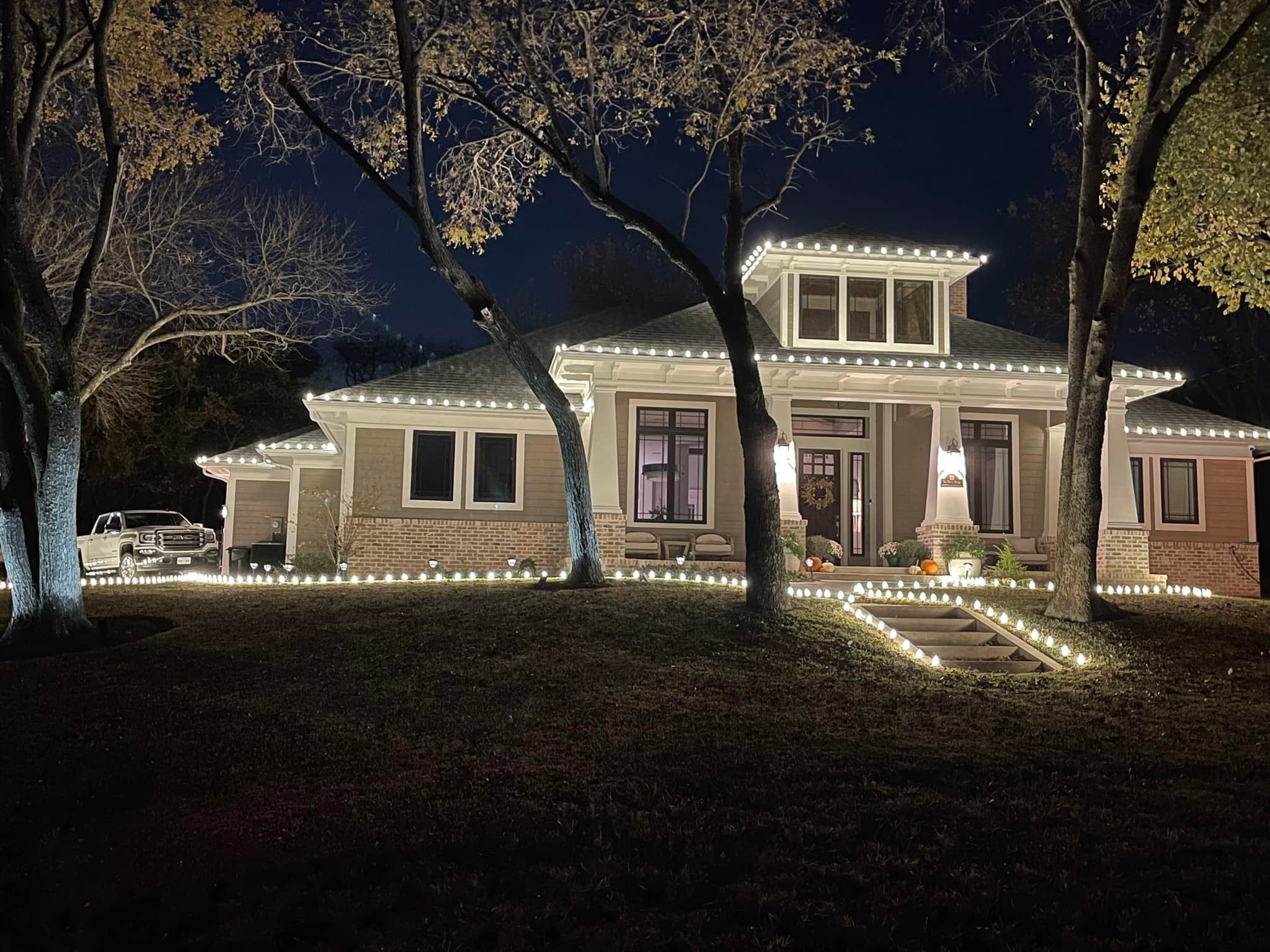 Tinseltown Holiday Lighting | Arlington TX