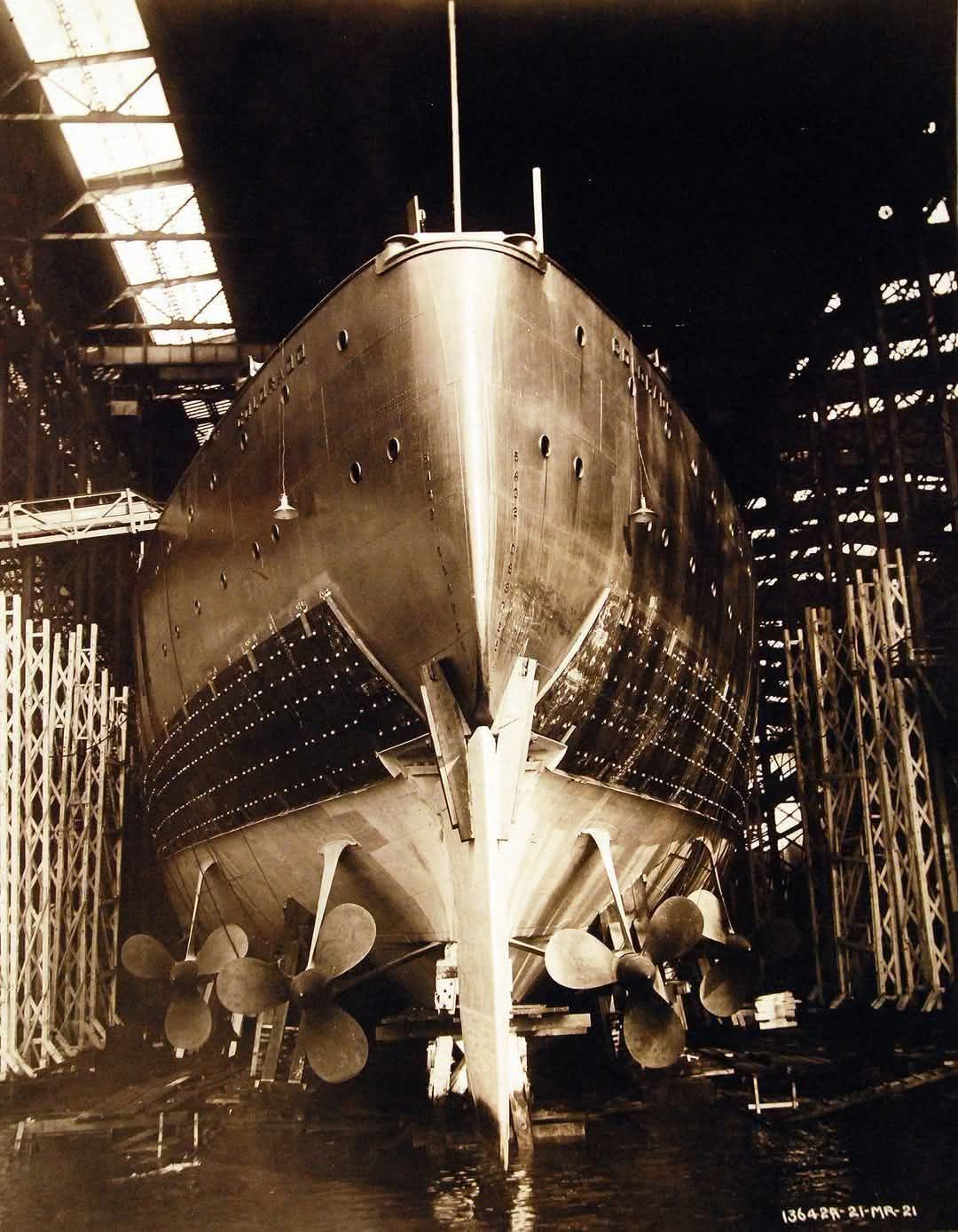 Military - The stern of the battleship USS Colorado as she sits on the ...