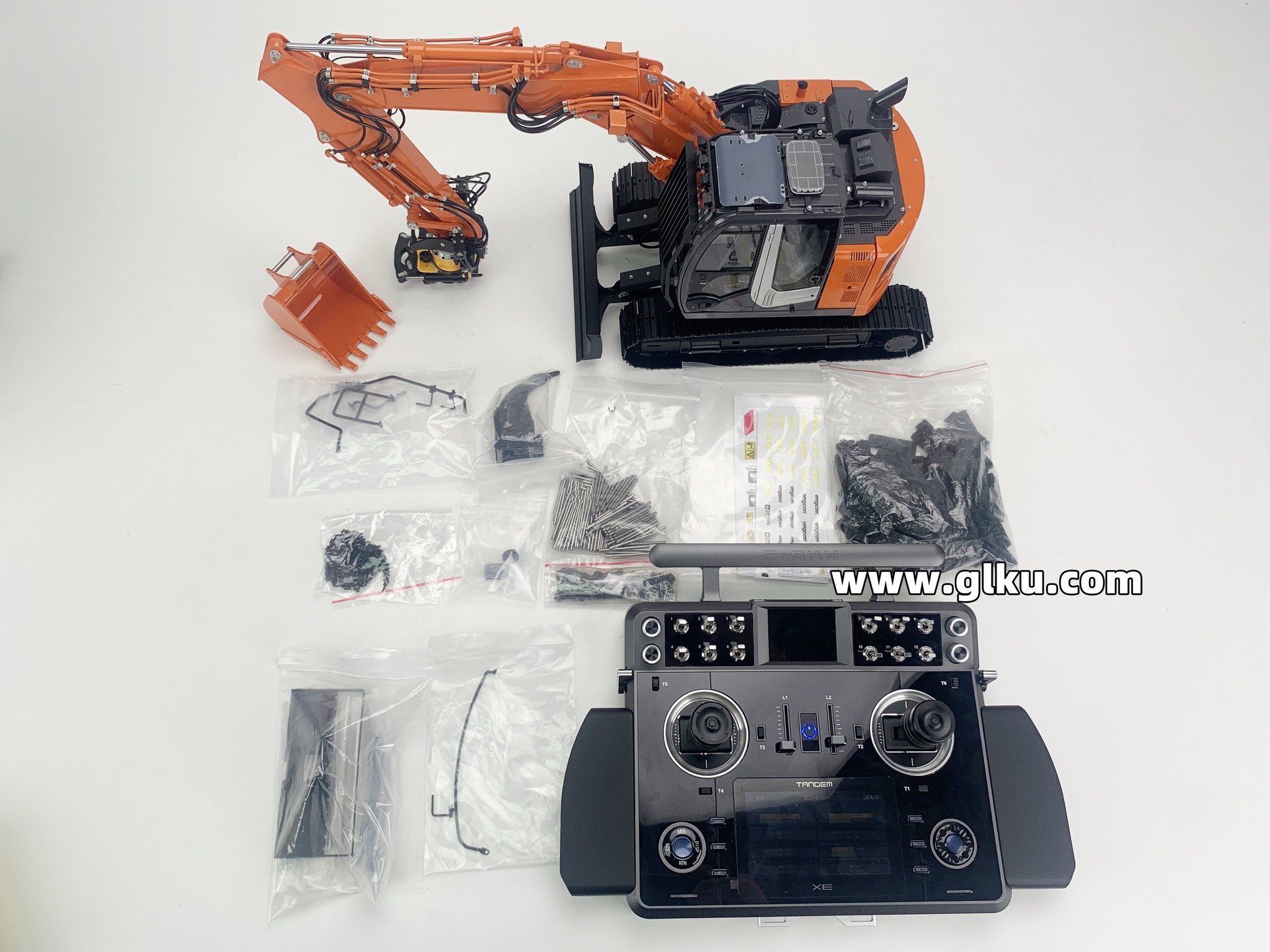Super Frog 1/14 Hitachi 135 excavator platinum version newly