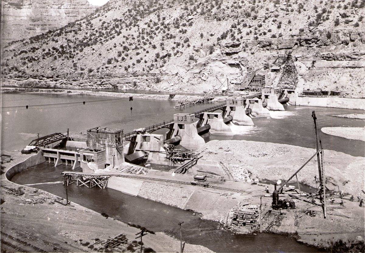 Grand Valley Diversion Dam construction in De Beque Canyon circa 1915