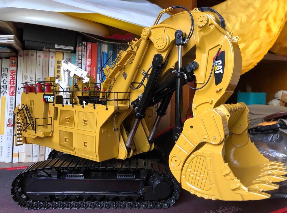 1:48 scale diecast caterpillar 6090FS large excavator model