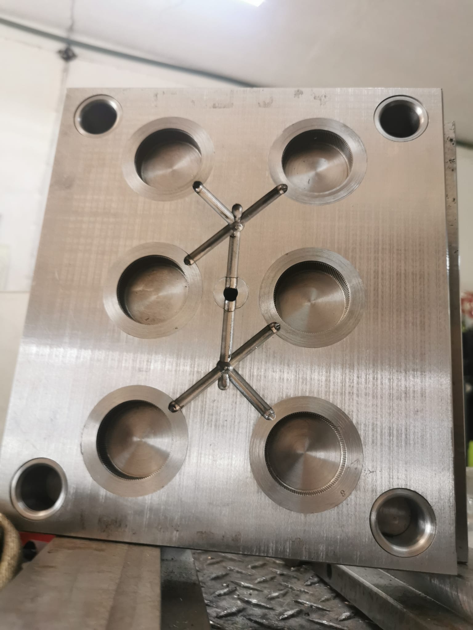 Brisel moldes de inyeccion