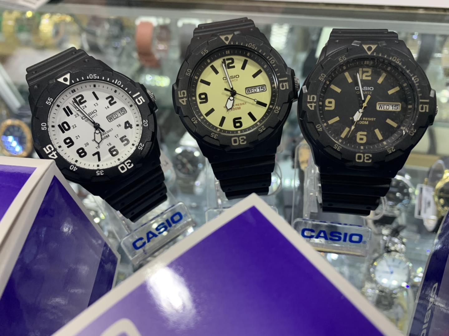 CASIO แท้ 💯% มีสีละ 1 เรือนเท่านั้น ราคานี้ ( จาก 2,990.- ) เหลือ เรือน ...