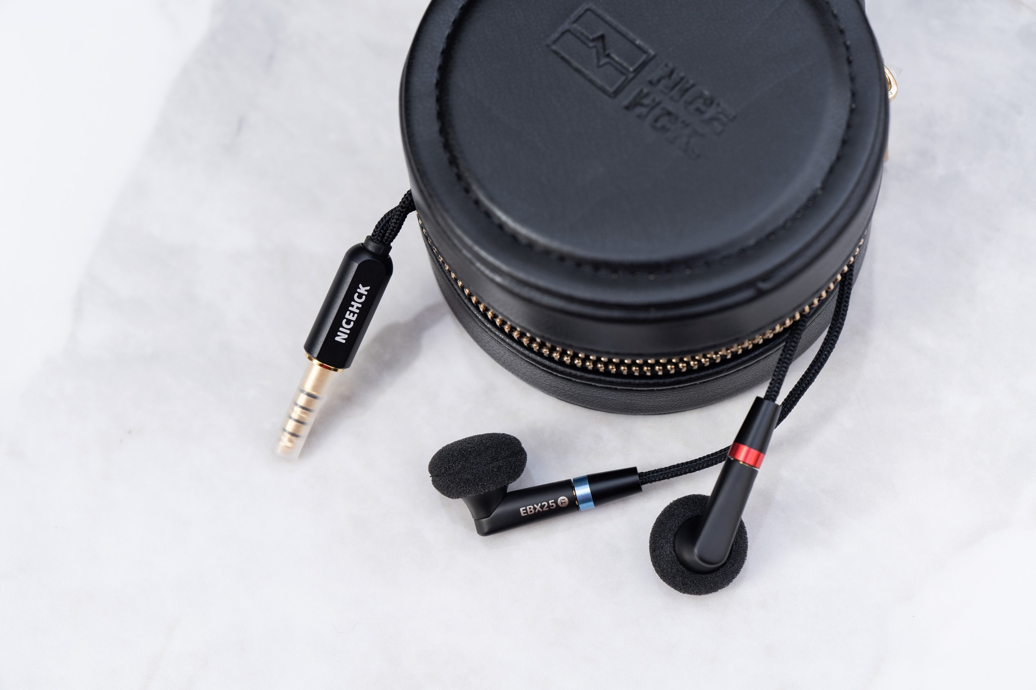 ? EBX25Ti: Where luxury meets audio perfection. ? ?EBX25Ti 