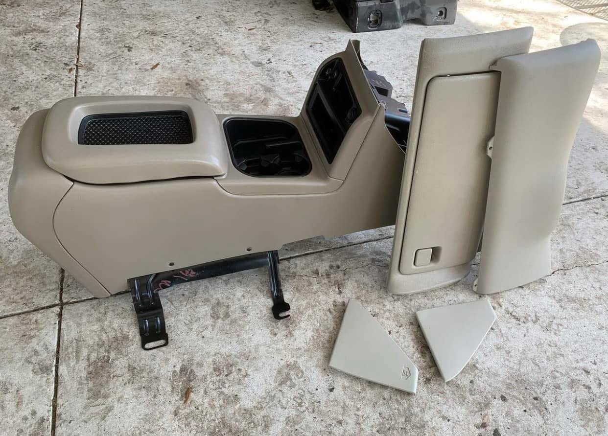 2006 Chevy Silverado Center Console Dealership Owner Chooses 2006