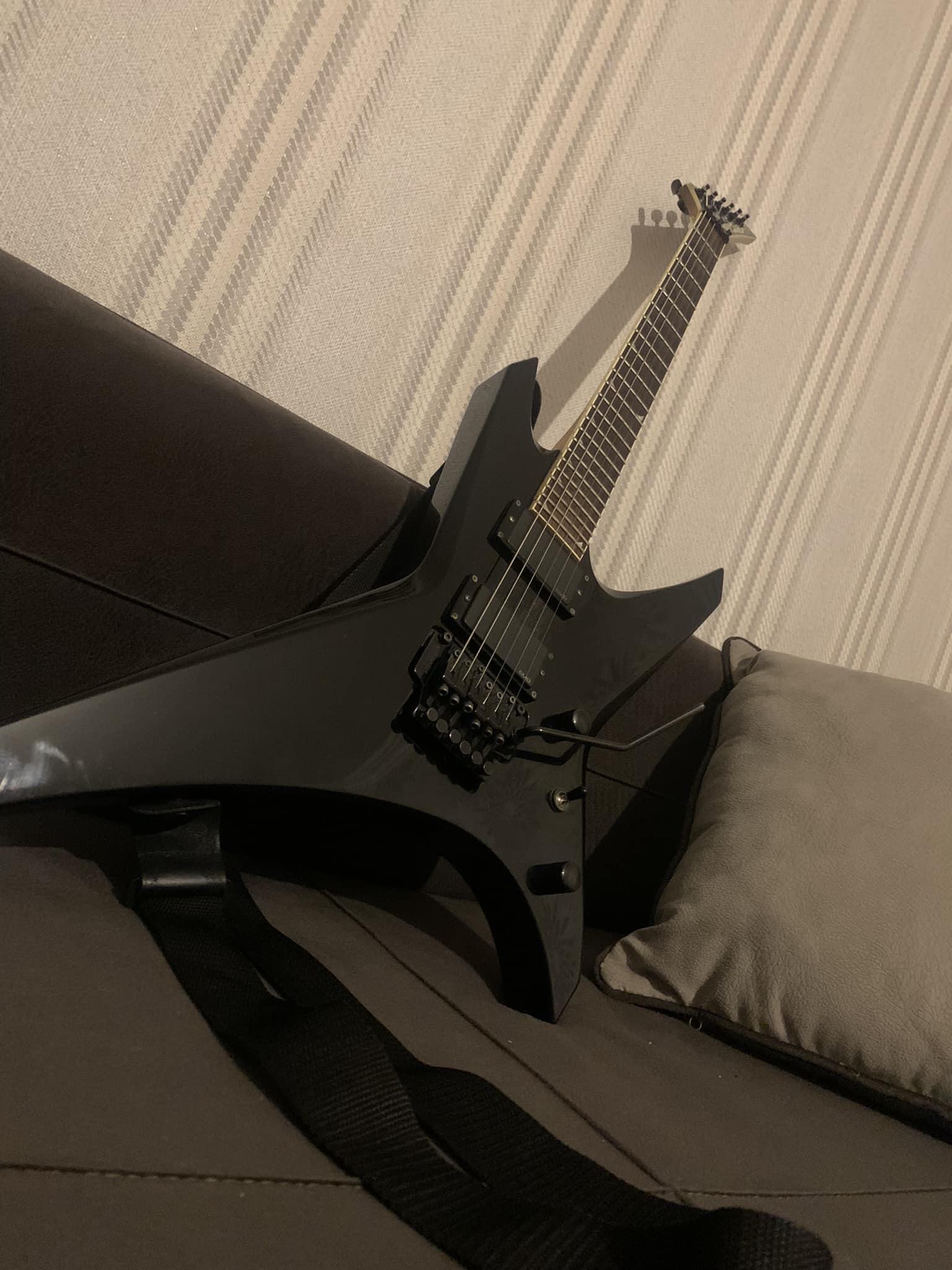 What is a suitable replacement for the input jack on a Japanese