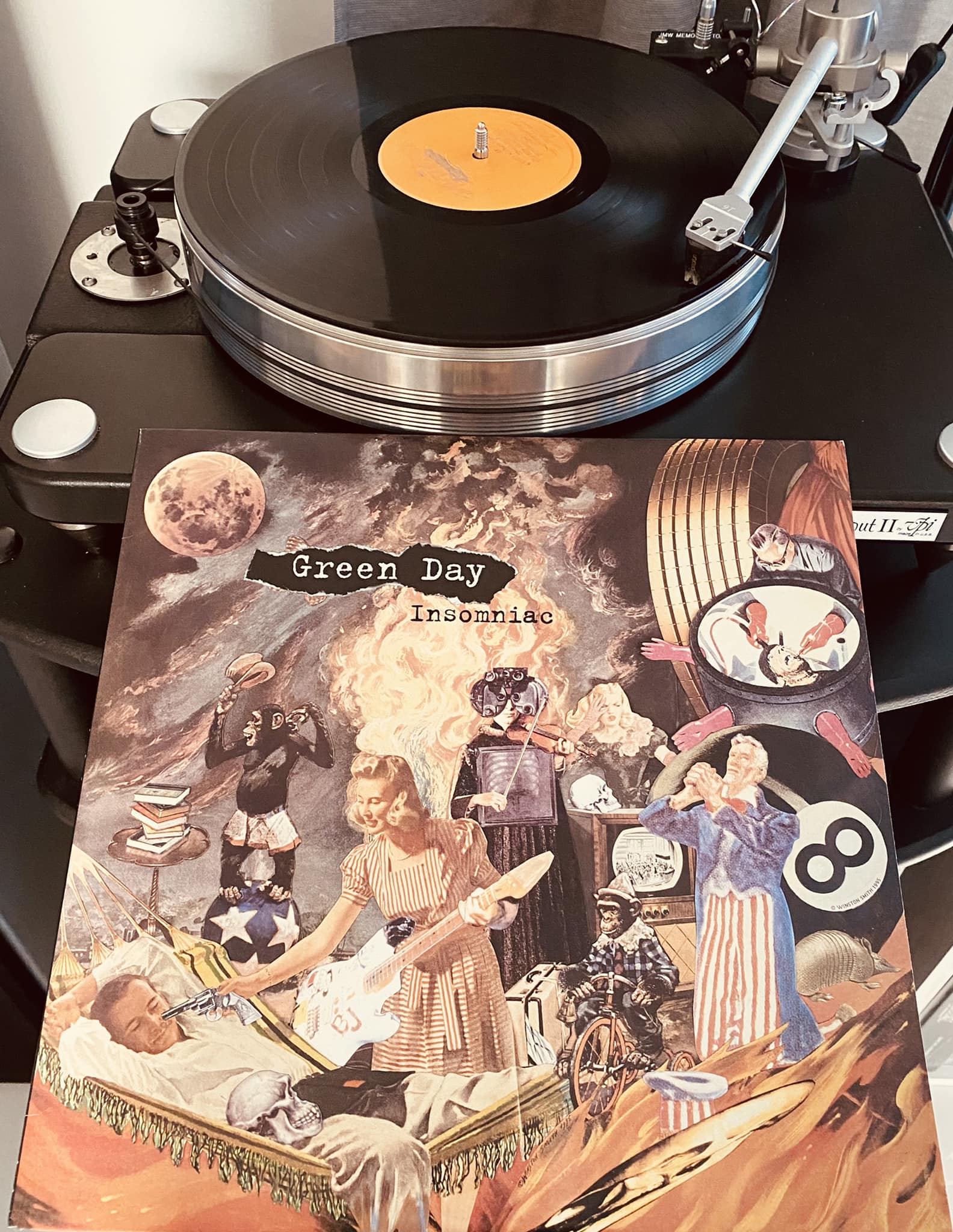 25 year anniversary of Green Day's Insomniac, comes with a live LP