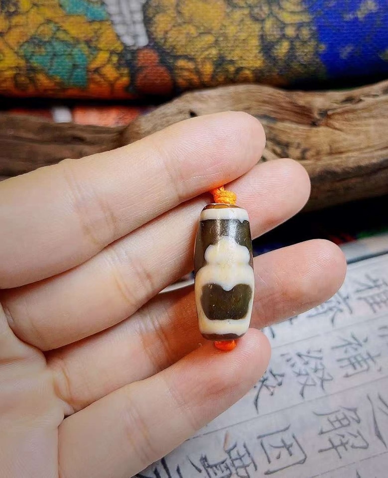 高油金刚虎牙六眼天珠