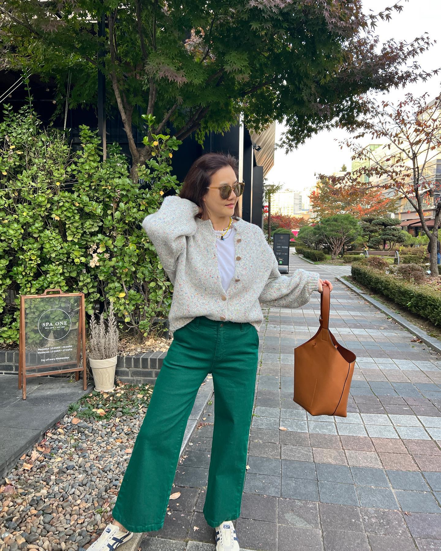 오씨다-ocda - 색상만 이쁘냐구요? 신축성도 좋은 인생팬츠 #인생팬츠 #신축성너무좋아 상세는...