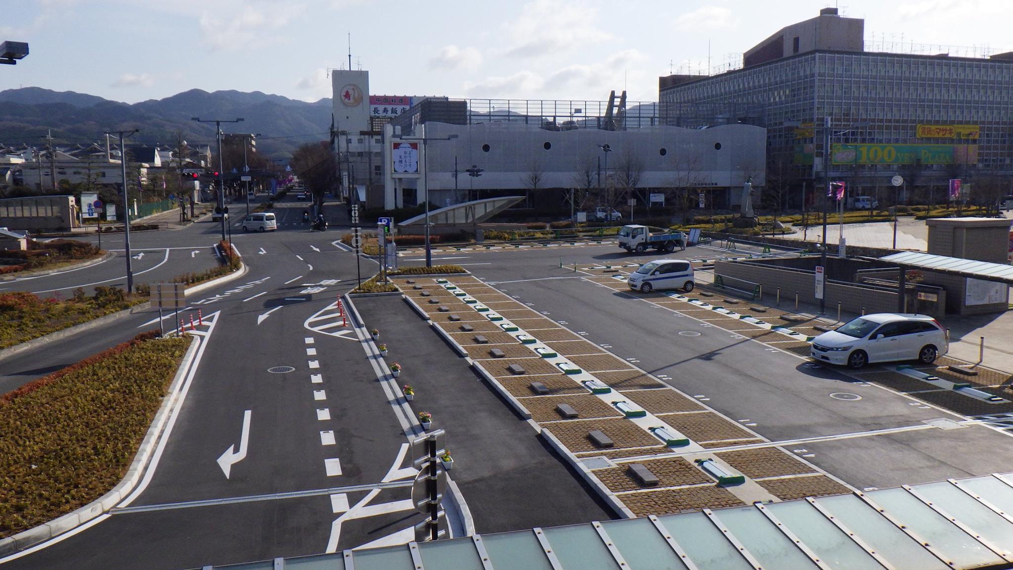 天理 駅前 駐 車場