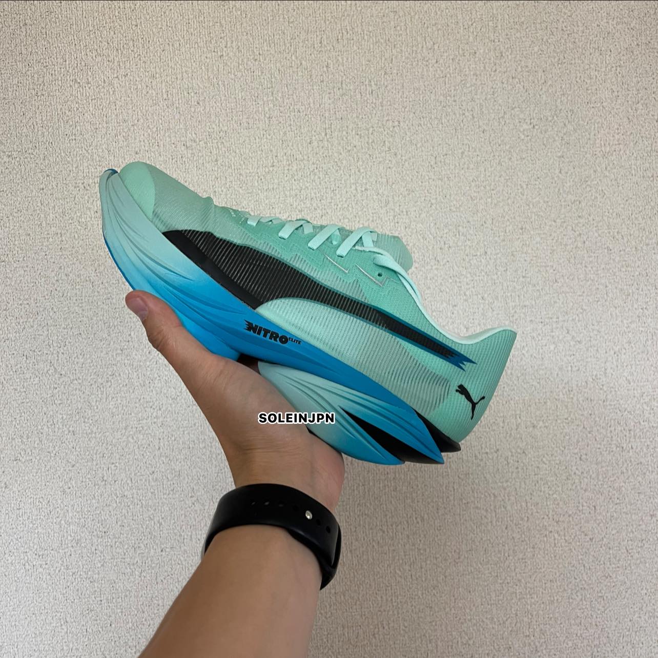 ONE OF THE COLDEST RUNNING SHOES OUT RIGHT NOW! ❄️? PUMA FAST-R 