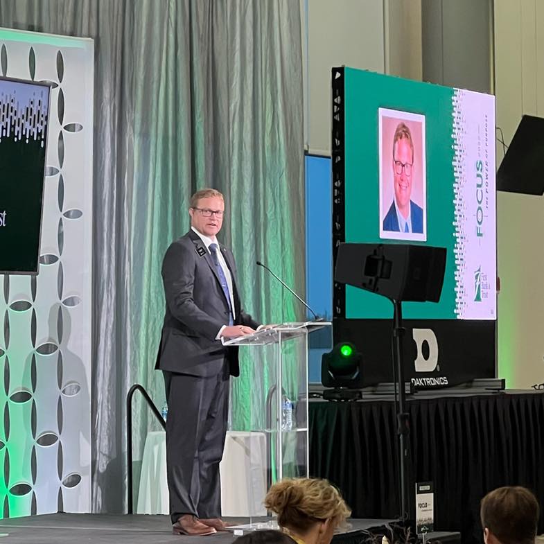 Tom Fishback (SDARL Class X), served as Master of Ceremonies for the ...
