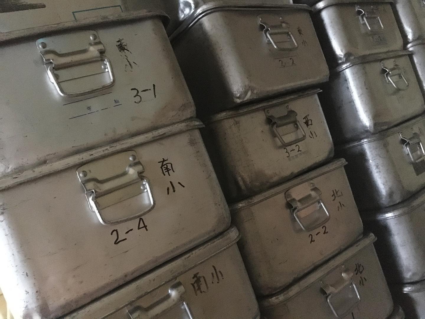 昔なつかしの🏫🎒🎓📔今まで学校給食パンで使っていた、アルミ製のパン