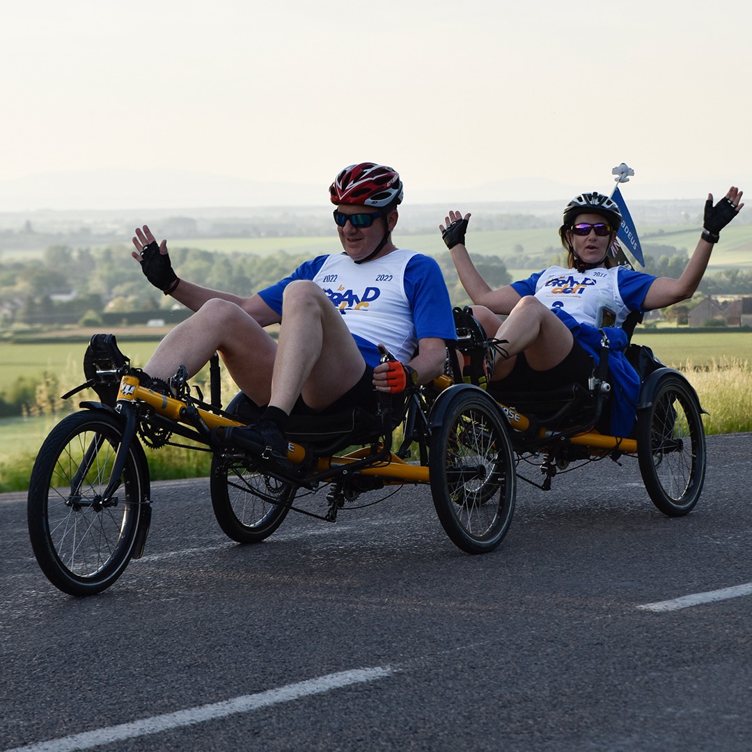 Le - [📸 LA PHOTO DU JOUR] . En #tricycle tandem 🚴 ou en #canoë 🛶, rien ...