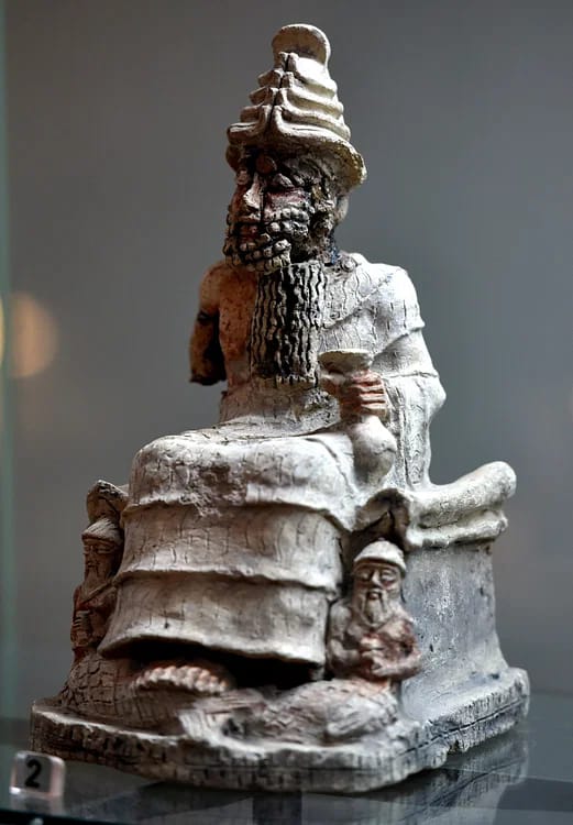 Ancient Mesopotamian statues from the Eshunna culture