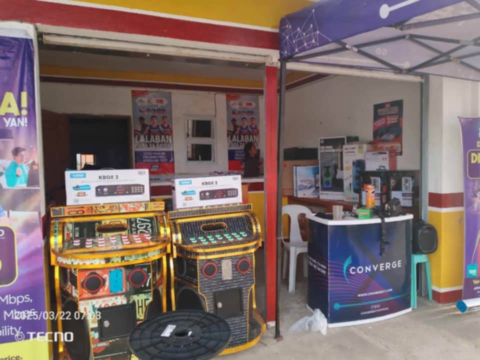 VRJ Electronics Shop | Maria Aurora