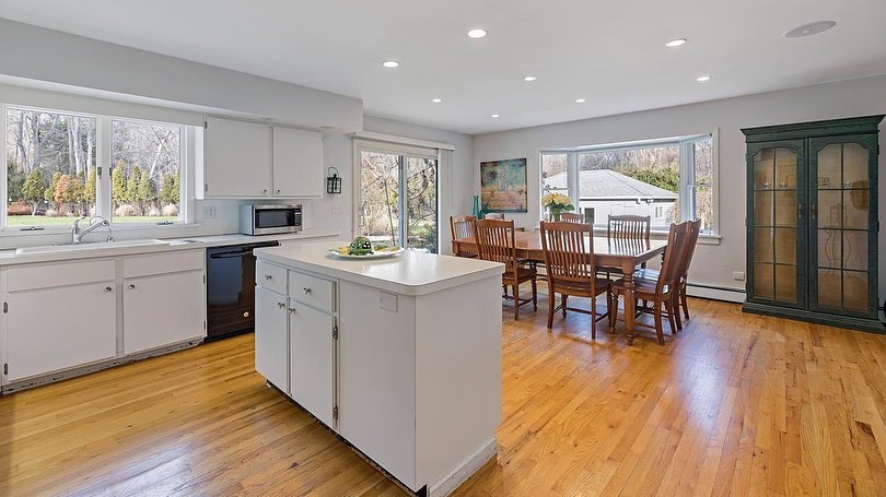 75 Carriage Drive Stamford Ct