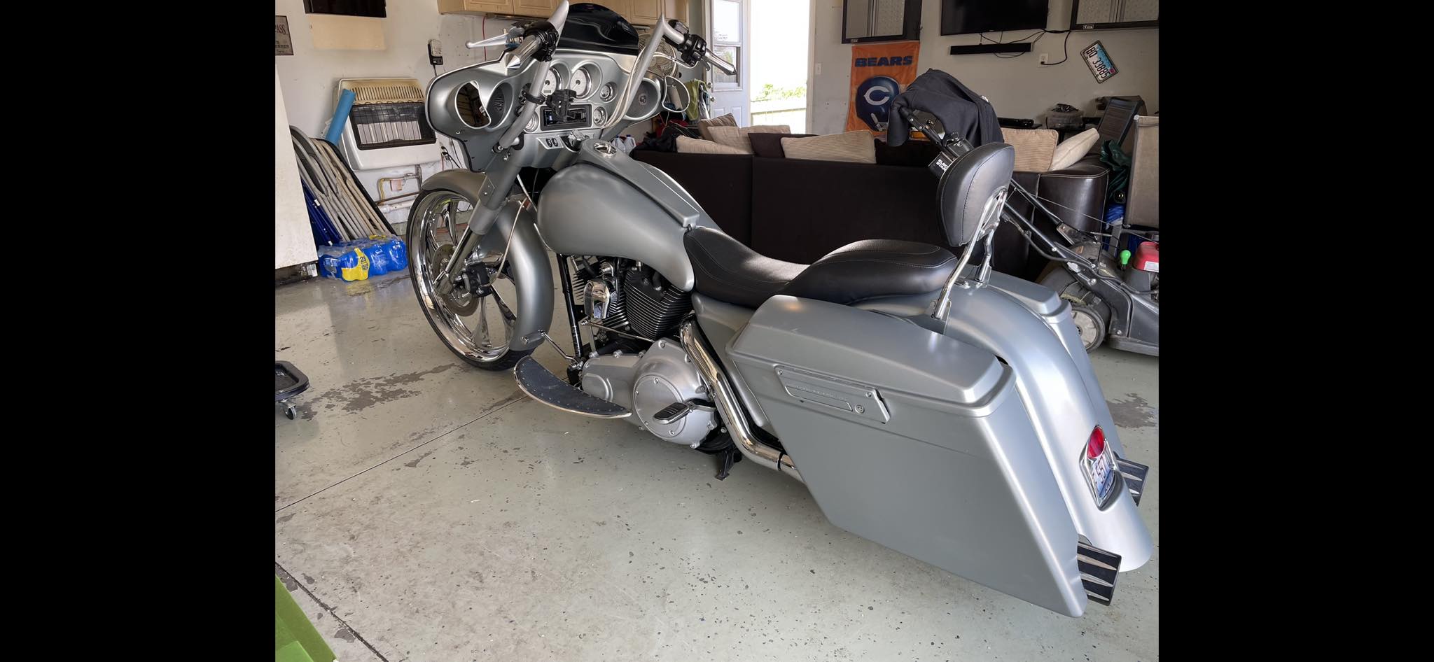 What is the process of installing a Thundermax on a Harley Davidson?