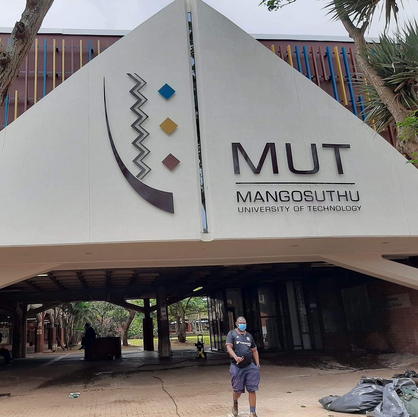 🎓 GRADUATES OPPORTUNITIES FOR... - MUT Co-operative Education | Facebook
